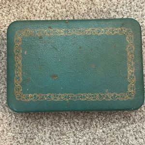 Fashioned by Farrington Jewlery Box